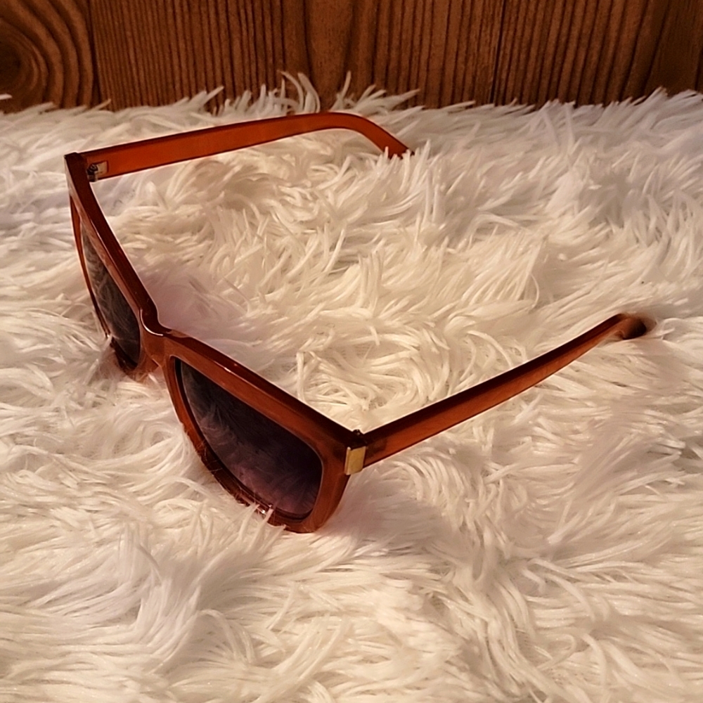 Sunglasses - Picture 3 of 4